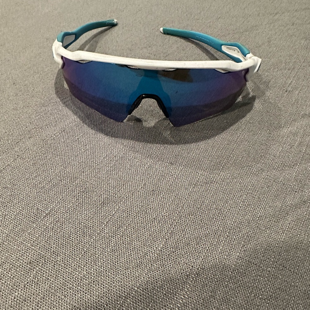 Oakley Radars